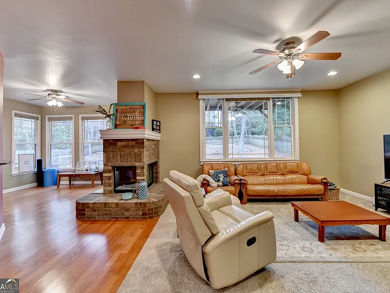 2213 Hamilton Mill Pkwy — Photo 17