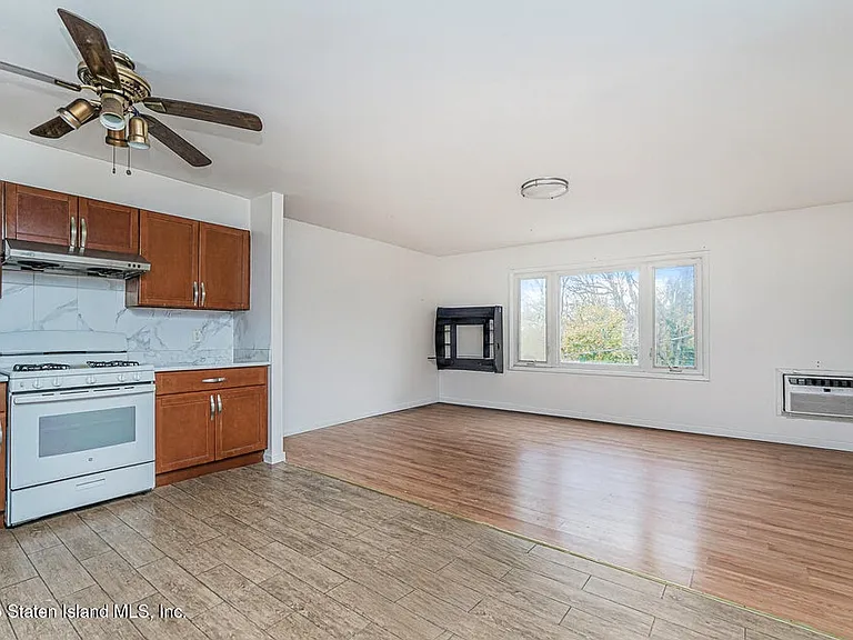624 Hylan Blvd #2 — Photo 5