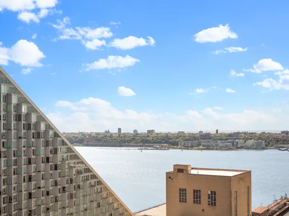 1 West End Avenue image 1 of 1