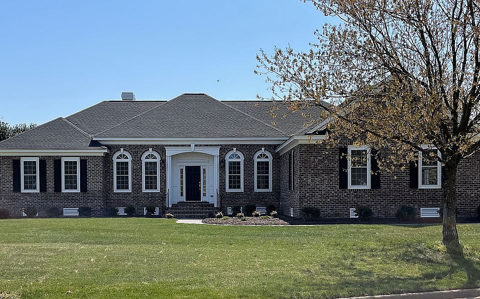 1st image of 1636 Founders Hl N