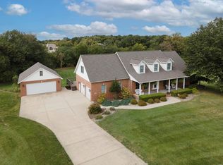 125 Mayflower Ct, Highland, IL 62249