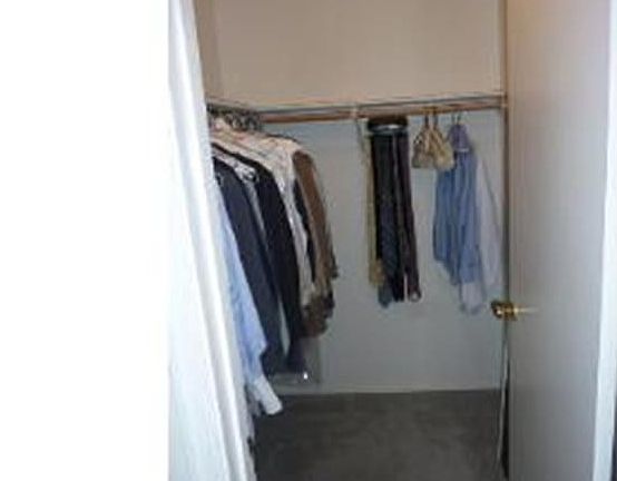 3rd image of 405 Lindsley Ct