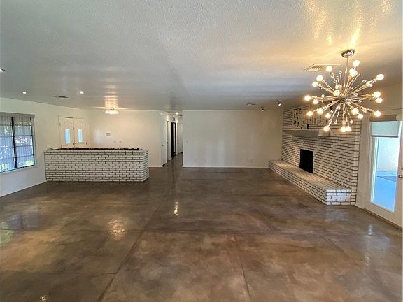 5th image of 2521 E Serene Ave