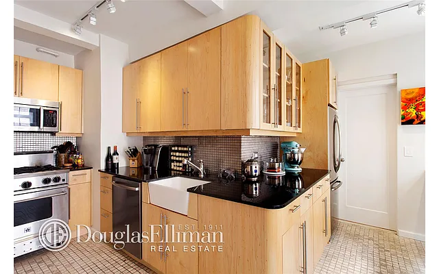 Sold by Douglas Elliman | media 3