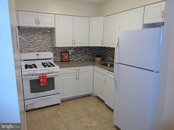 2nd image of 1500 S George Mason Dr APT 21