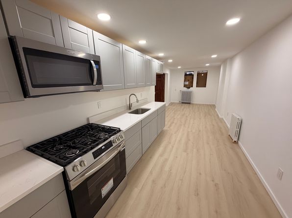 811 Montgomery St #B