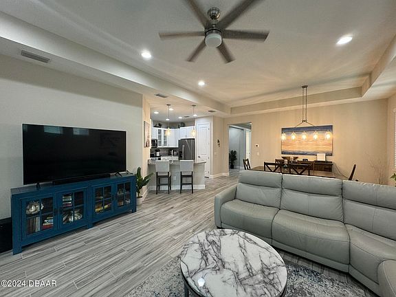 5th image of 903 Coral Reef Way