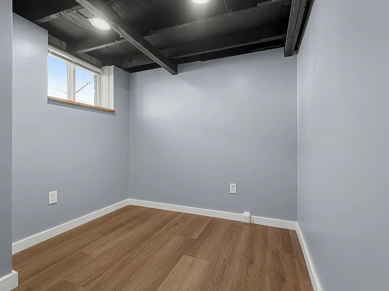 425 Vester St — Photo 6