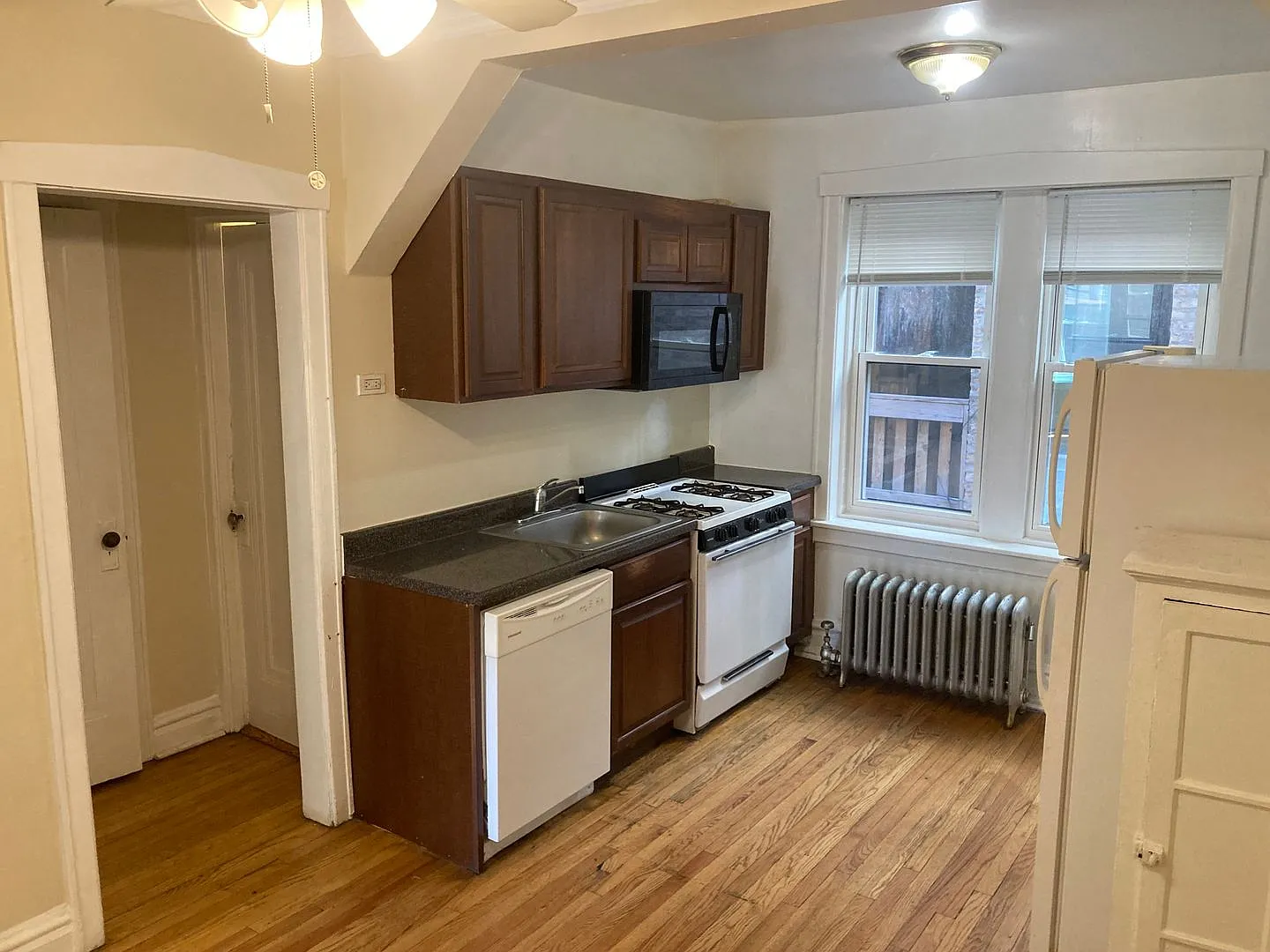 5002 N Springfield Ave — Photo 2