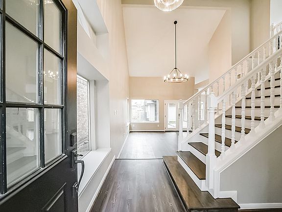 4th image of 6633 Queensclub Dr