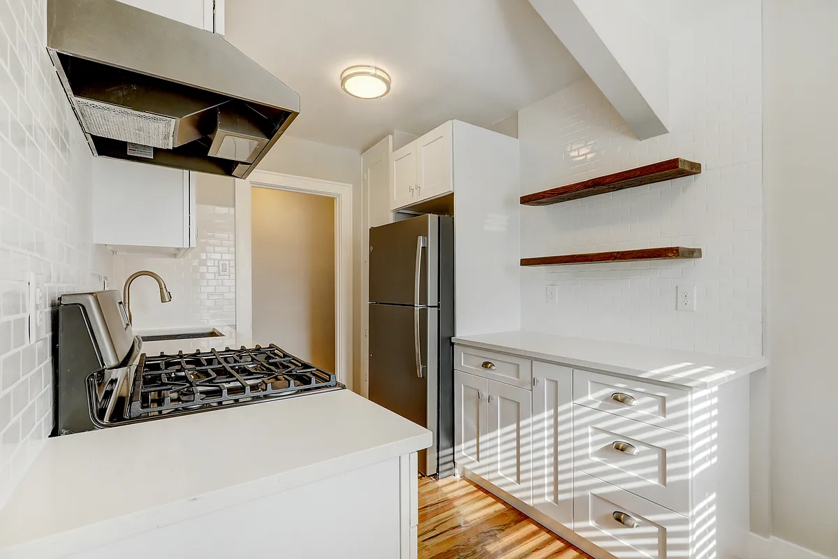 Building Photo - 290 S Humboldt St #2