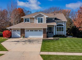 409 SW Hickory Gln, Grimes, IA 50111
