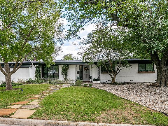 3rd image of 3817 Springbranch Dr