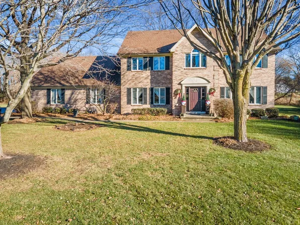 39W812 Hoeweed Ln, Saint Charles, IL 60175