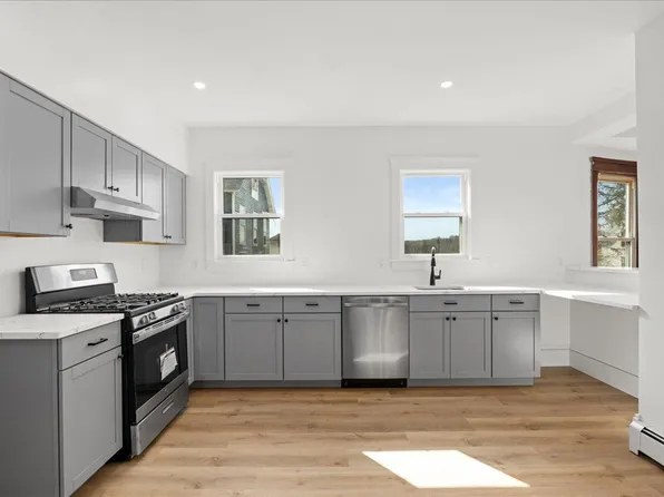 183 Vernon St APT 3, Worcester, MA 01607