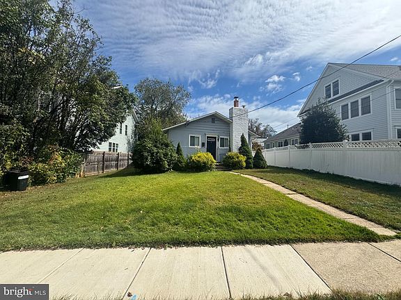 3rd image of 10003 Edward Ave