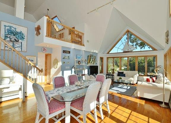 3rd image of 1780 Peconic Bay Blvd