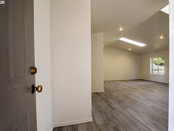 4th image of 1751 Willow Loop