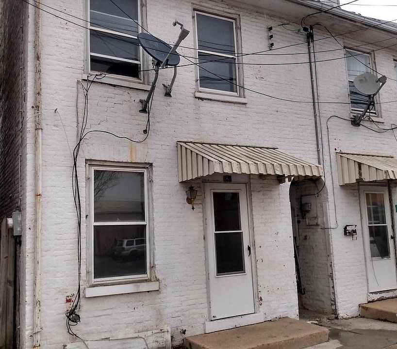 1st image of 123 W King St