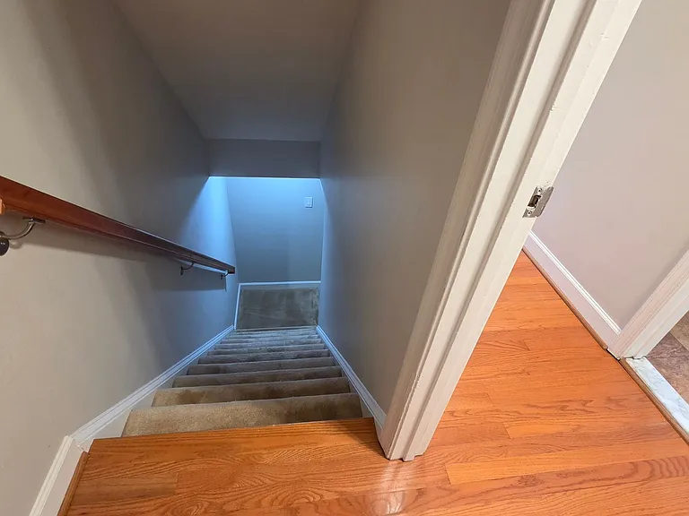8201 Hensley Ct — Photo 23