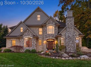 6307 Wildwood Ln, West Bloomfield, MI 48324