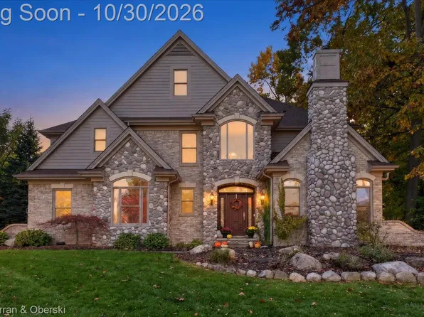 6307 Wildwood Ln, West Bloomfield, MI 48324