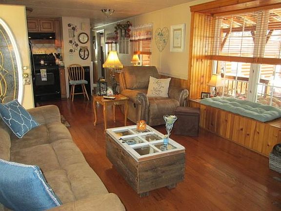 4th image of 308 Dogwood Ln