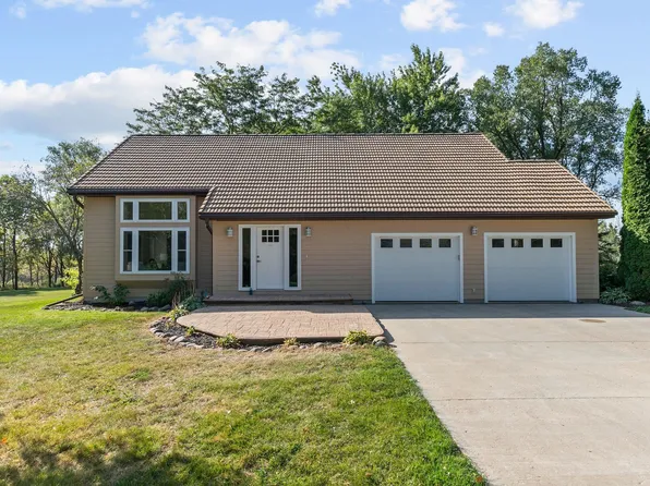 N1634 Prairie View Dr, Greenville, WI 54942