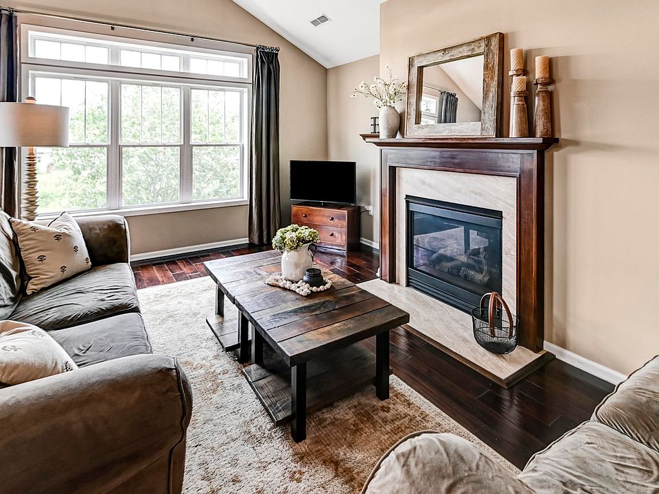 1st image of 15 Corner Stone Way Unit 14