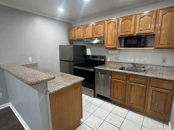 3rd image of 403 Piccadilly Pl #Tf