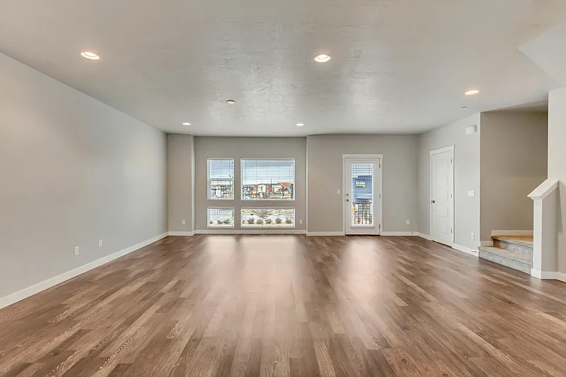 4 bed, 3.5 bath, 2538 sqft, $2,750 — Photo 2