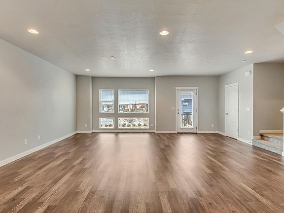 3rd image of 1132 W Clark Ln