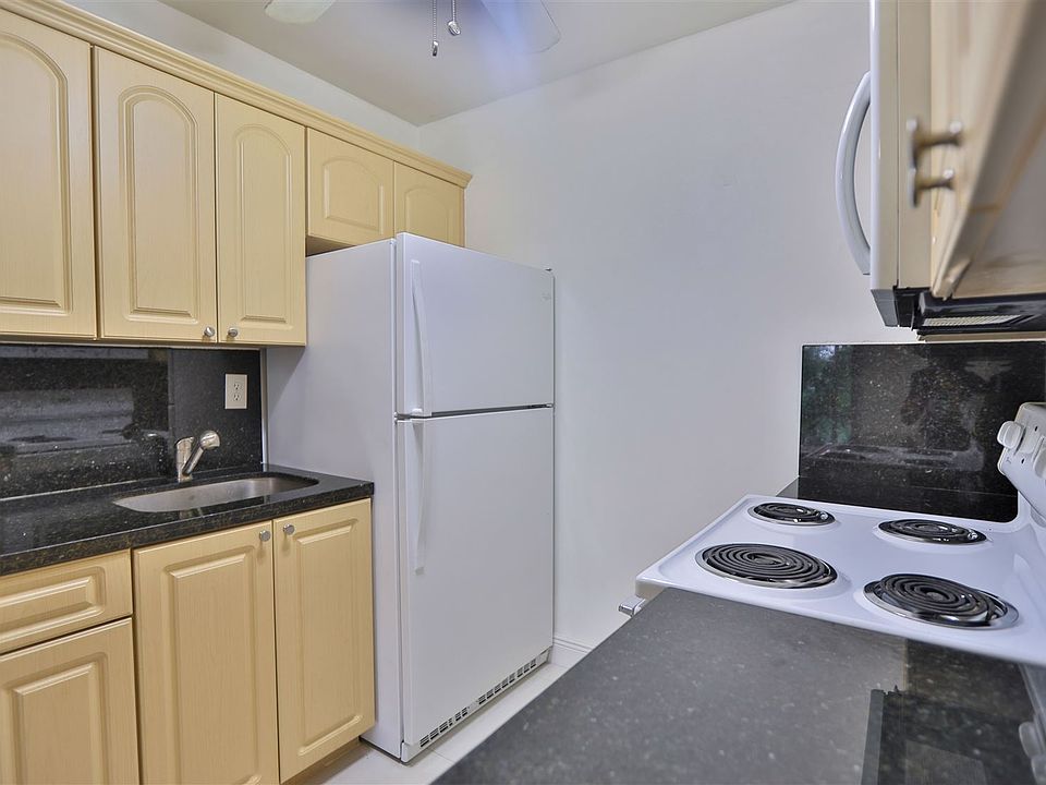 New Kitchen Cabinets