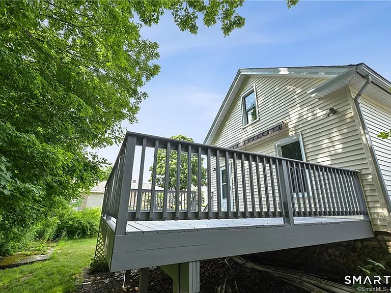 98 Brook St — Photo 24