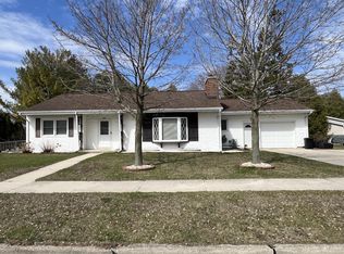 1422 N 10th St, Manitowoc, WI 54220