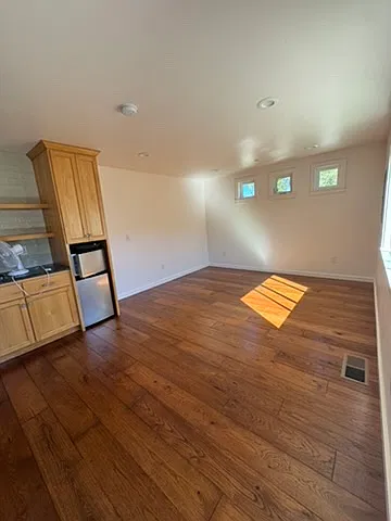 Studio, 300 sqft, $1,800 — Photo 4