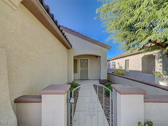 3rd image of 2530 Libretto Ave