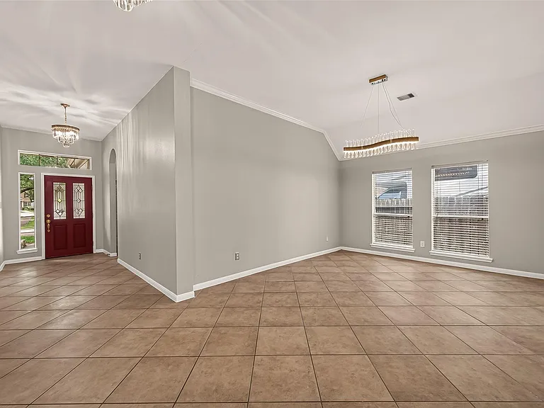 706 Silver Creek Cir — Photo 12