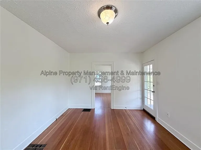 6425 N Curtis Ave — Photo 4
