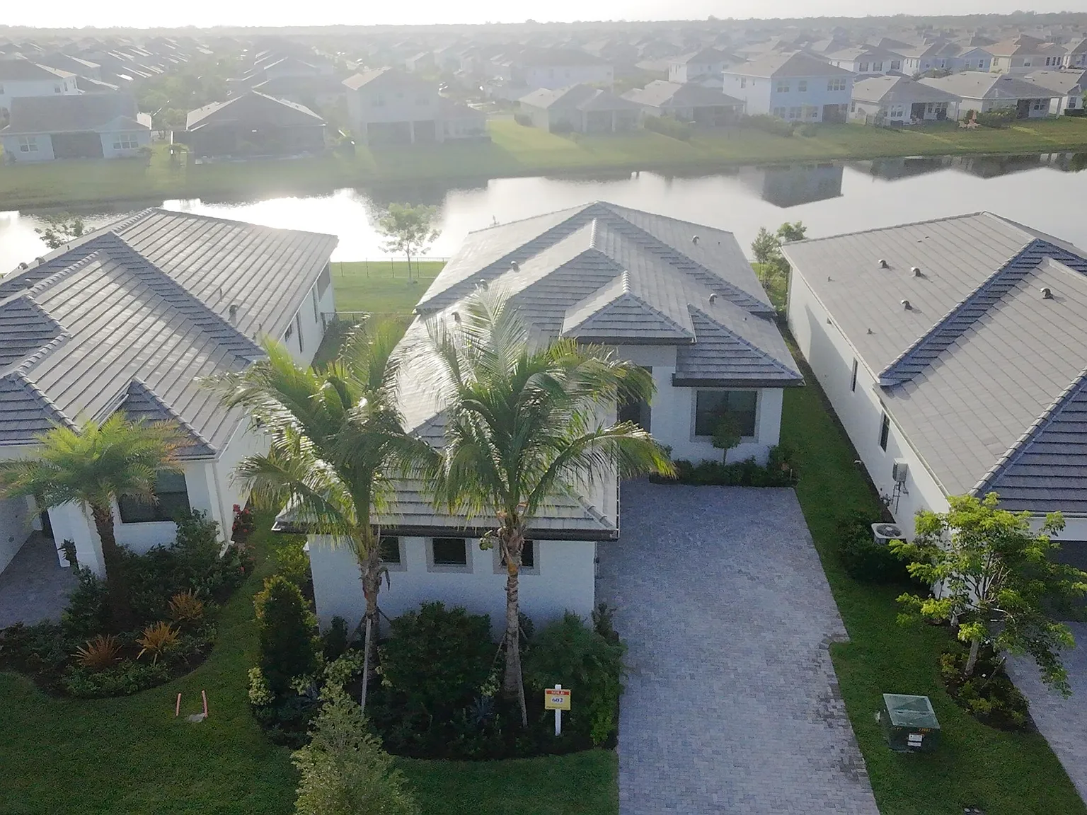 3 bed, 3.0 bath, 2129 sqft, $5,000 — Photo 4