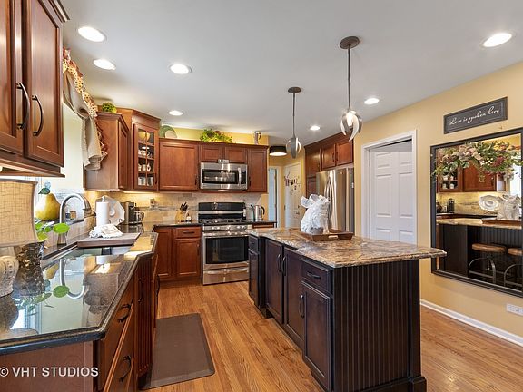4th image of 993 Asbury Dr