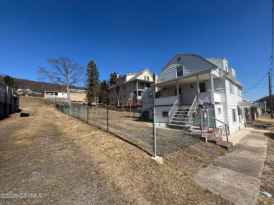 1st image of 1757 W Wood St