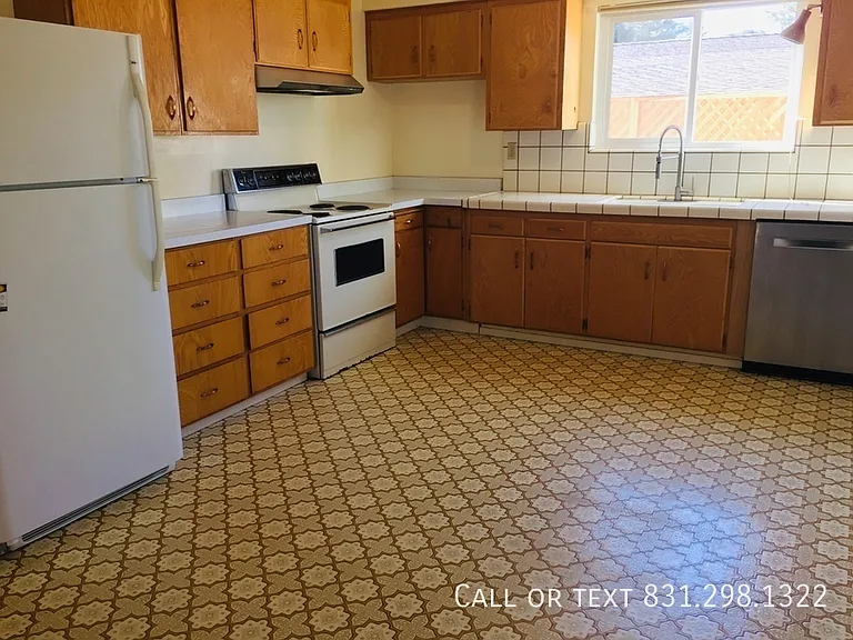 501 Spruce St — Photo 1