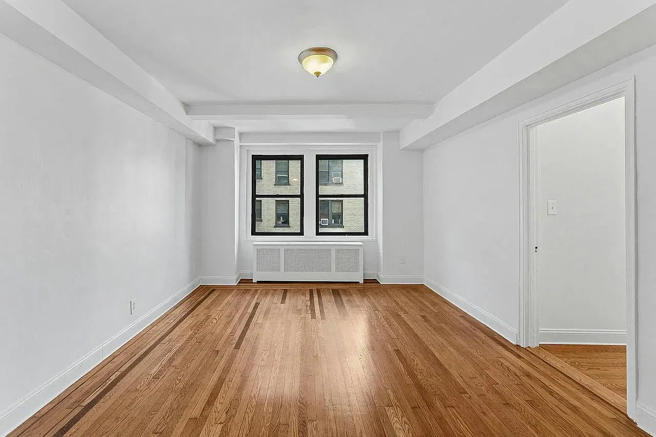 253 W 72nd St — Photo 3