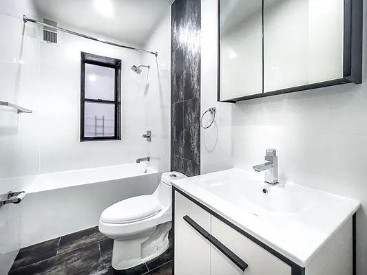 Rented by Executive Towers  | media 29