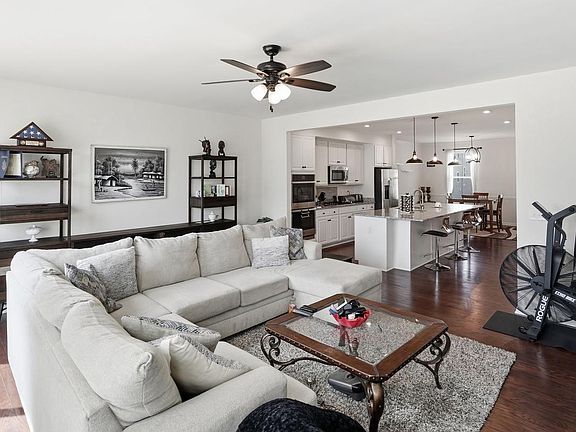 3rd image of 13044 Jessica Grove Pl