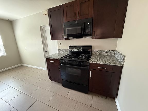 3rd image of 8411 Lemon Ave #8411