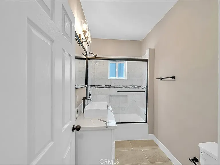 6429 S Vermont Ave — Photo 6