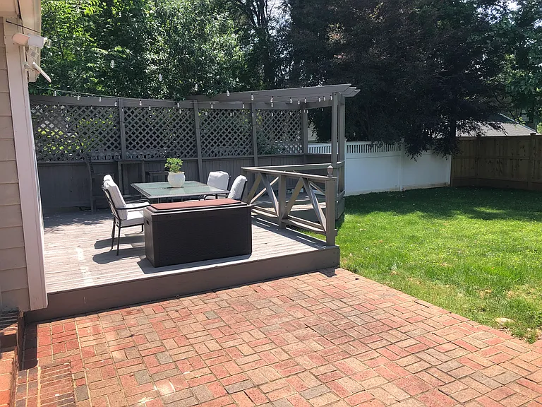 819 Mill Creek Ln — Photo 10