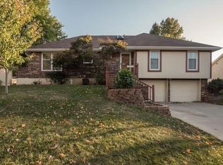 104 SE Mount Vernon Dr, Blue Springs, MO 64014
